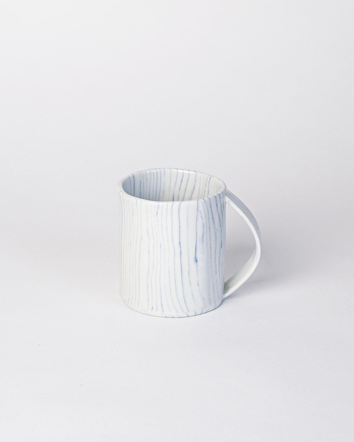 Linea Cup - Thin Blue and White