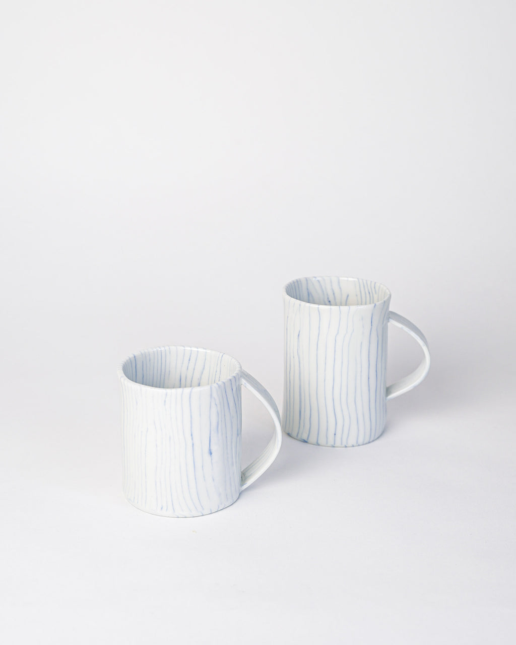 Linea Cup - Thin Blue and White