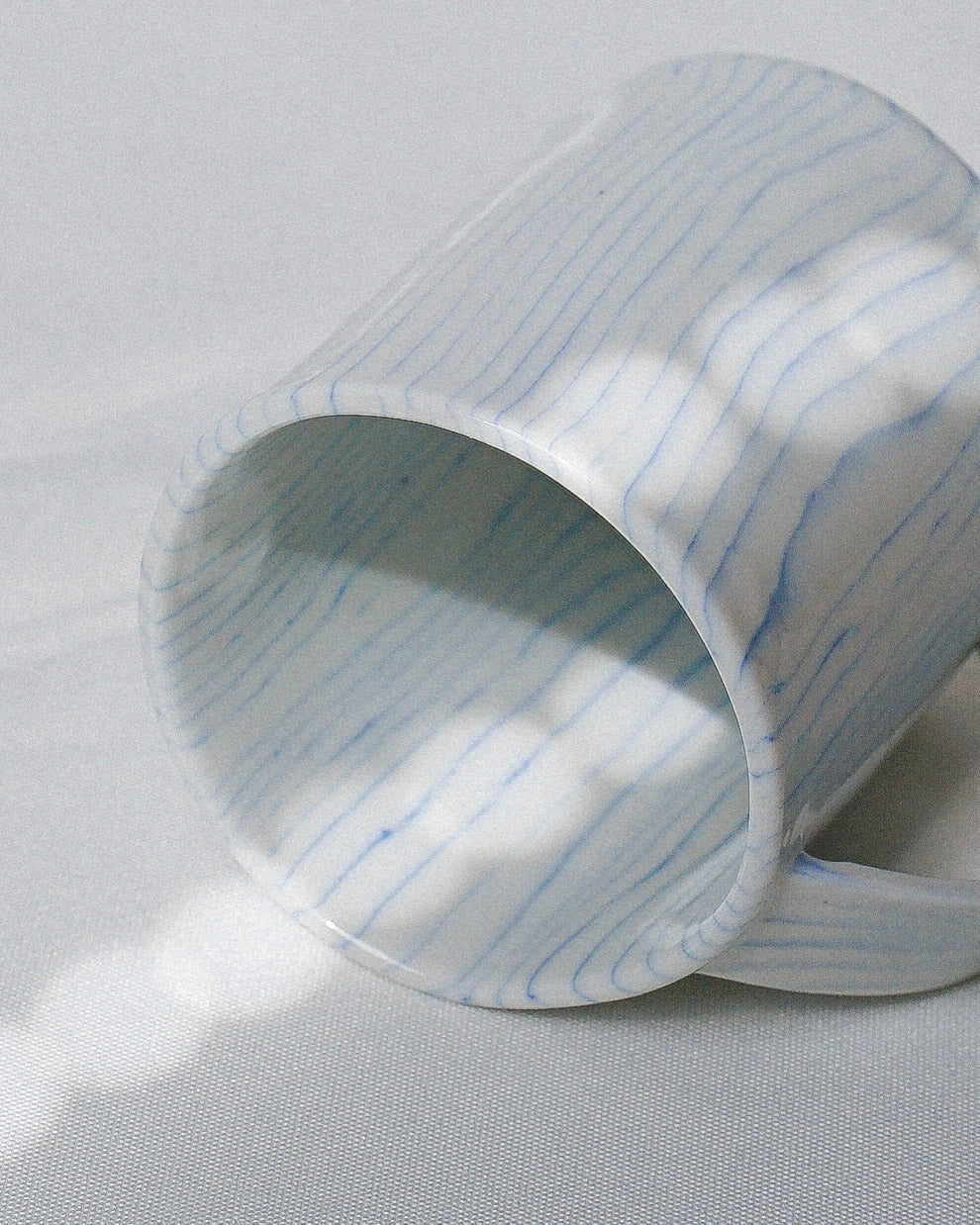 Linea Cup - Thin Blue and White